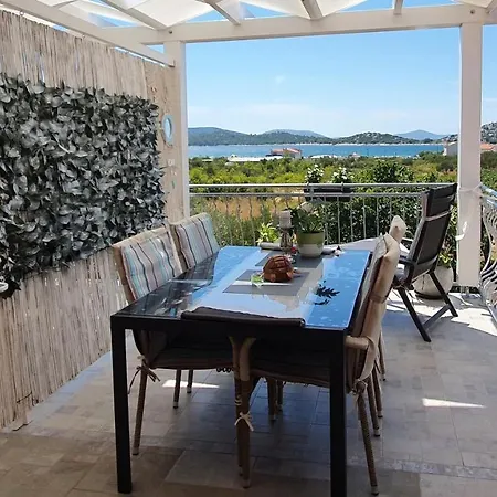 Lilliana Апартаменты *